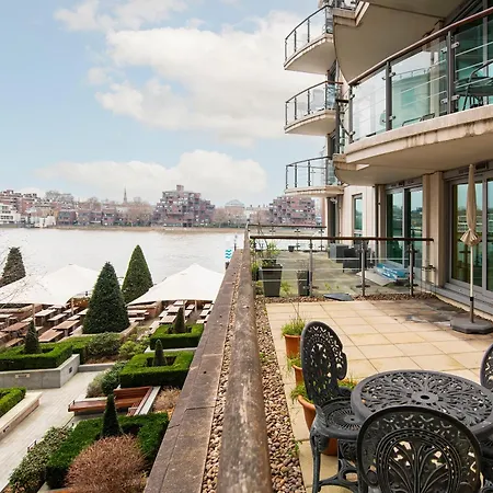 Terraced Riverview Apartment London Exterior photo