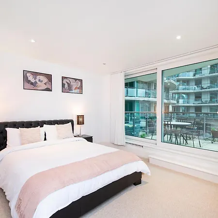 Terraced Riverview Apartment London Exterior photo
