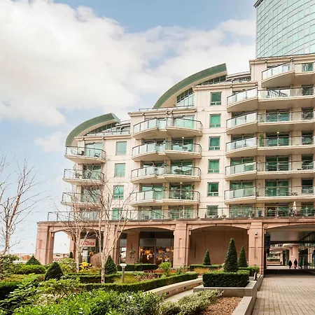 Terraced Riverview Apartment London Exterior photo